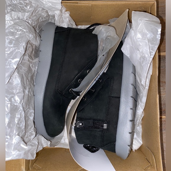 UGG Canoe Weather Toddler Boy’s Sz: 10 NEW - Picture 8 of 9